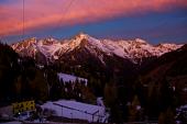 Salita da Foppolo al Corno Stella con la neve d'ottobre in quota ed i colori autunnali in basso il 31 ottobre 2010 - FOTOGALLERY